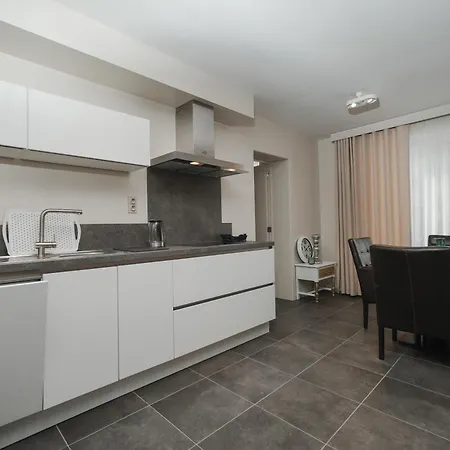 Yvonne Apartamento *